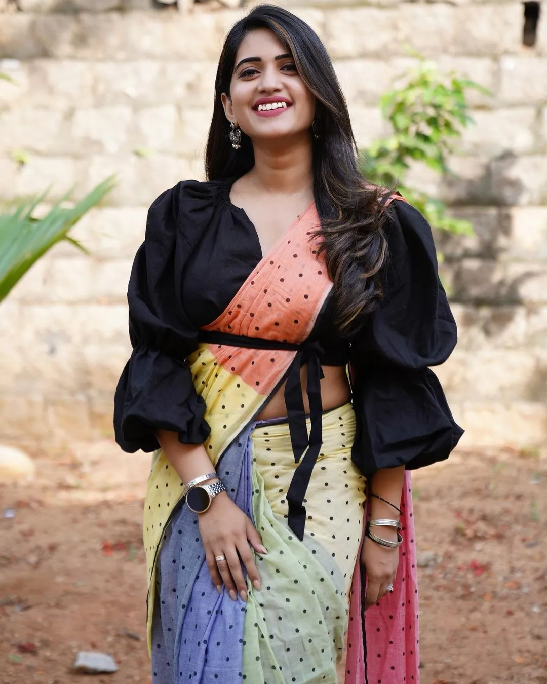 TELUGU TV ACTRESS SRAVANTHI CHOKARAPU PHOTOSHOOT IN YELLOW SAREE 5